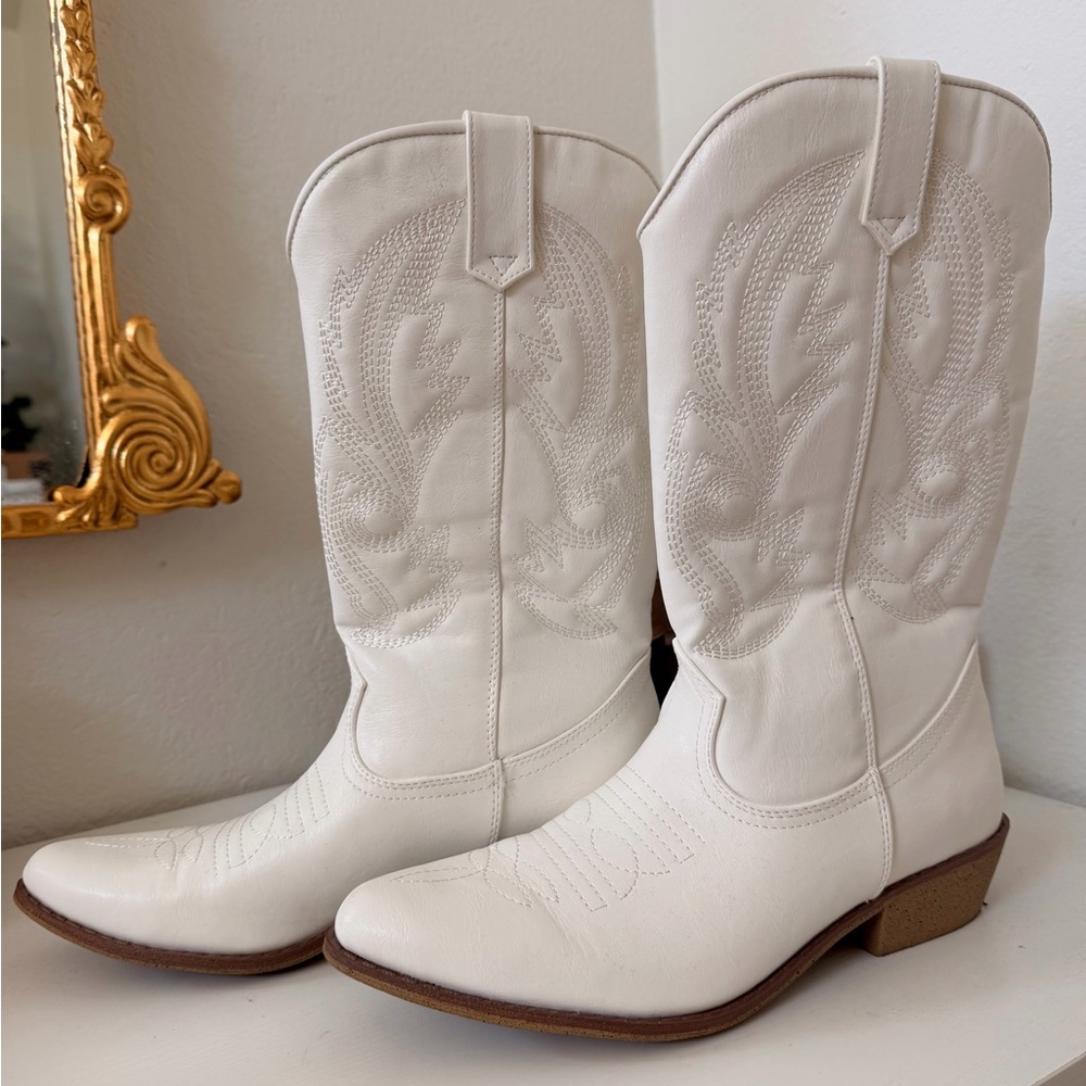 White Western Cowboy Boots